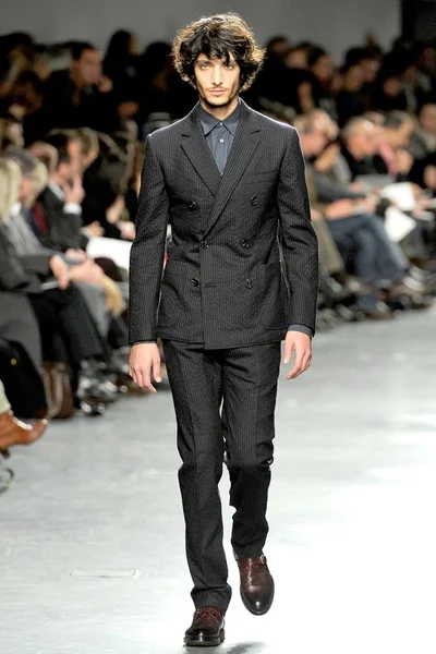 Look 1